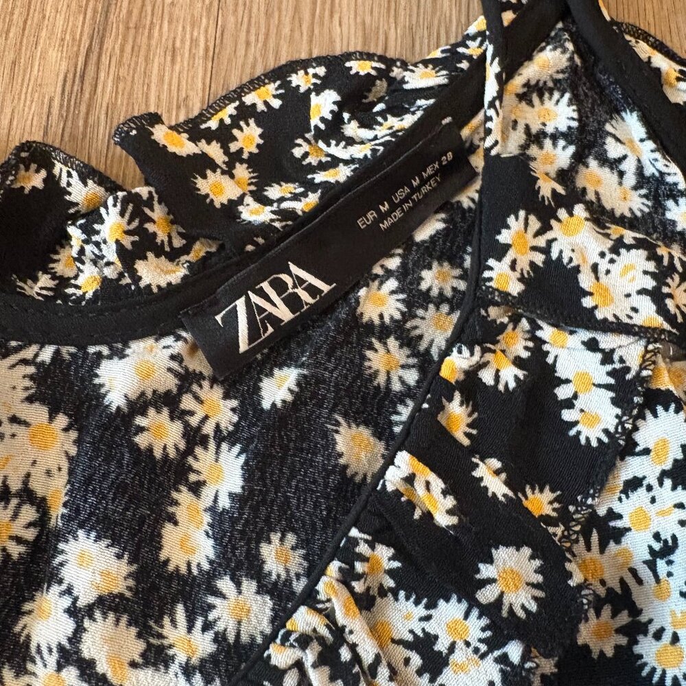 ZARA Daisy Print Ruffle Mini Dress - Size M - Picture 4 of 6